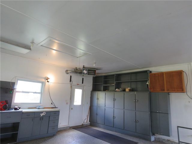 992 Washington St, Ogden, NY 14559