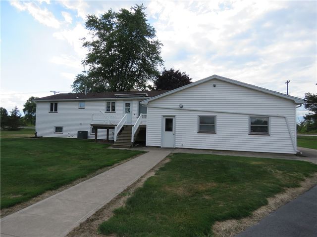 992 Washington St, Ogden, NY 14559