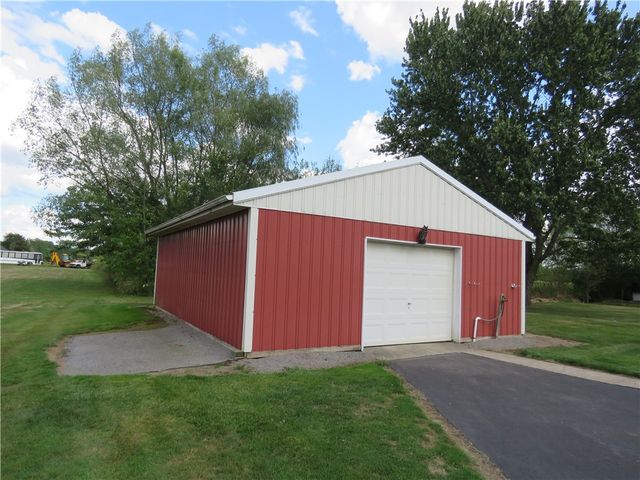992 Washington St, Ogden, NY 14559