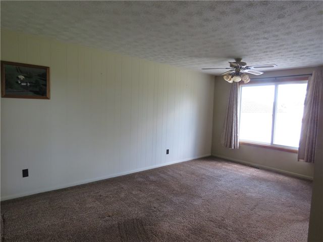 992 Washington St, Ogden, NY 14559
