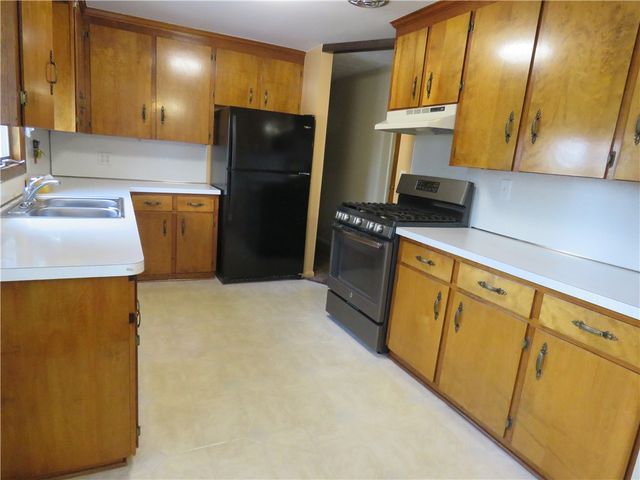992 Washington St, Ogden, NY 14559