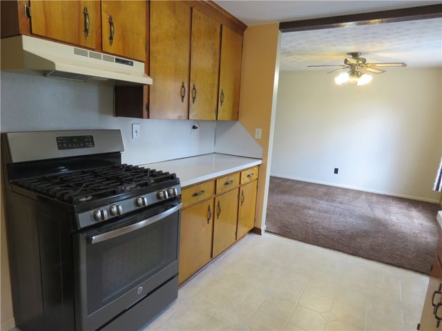 992 Washington St, Ogden, NY 14559
