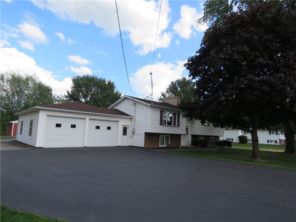 992 Washington St, Ogden, NY 14559