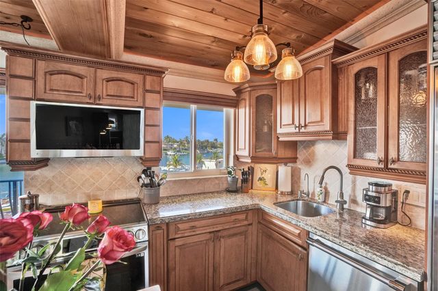 1039 Hillsboro Mile Hillsboro Mile 22, Hillsboro Beach, FL 33062