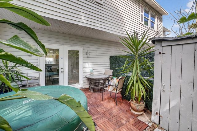 1953 NE 15th Ave, Fort Lauderdale, FL 33305