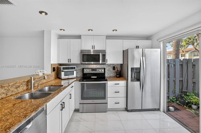 1953 NE 15th Ave, Fort Lauderdale, FL 33305