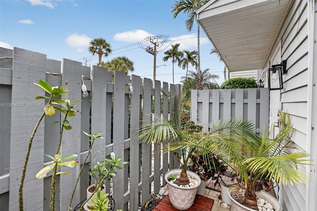 1953 NE 15th Ave, Fort Lauderdale, FL 33305