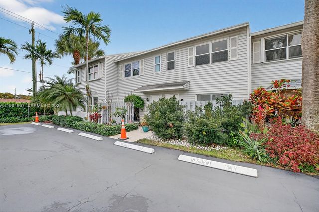 1953 NE 15th Ave, Fort Lauderdale, FL 33305