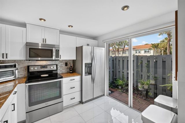 1953 NE 15th Ave, Fort Lauderdale, FL 33305