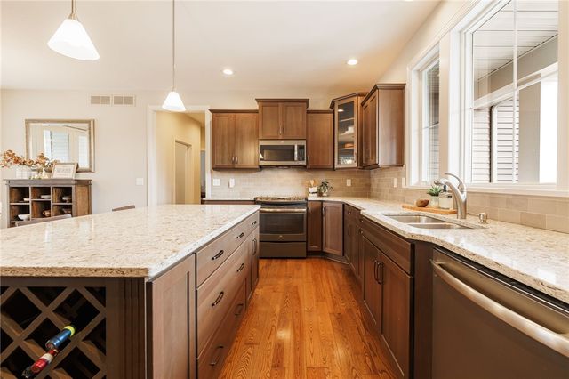 20 Aldrich Gln, Perinton, NY 14450