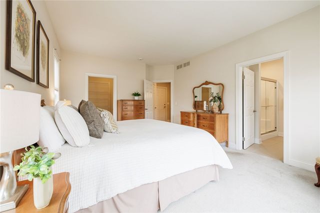 20 Aldrich Gln, Perinton, NY 14450