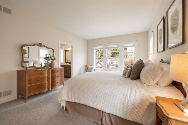 20 Aldrich Gln, Perinton, NY 14450