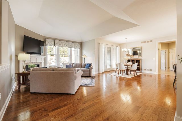 20 Aldrich Gln, Perinton, NY 14450