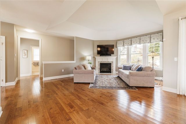 20 Aldrich Gln, Perinton, NY 14450