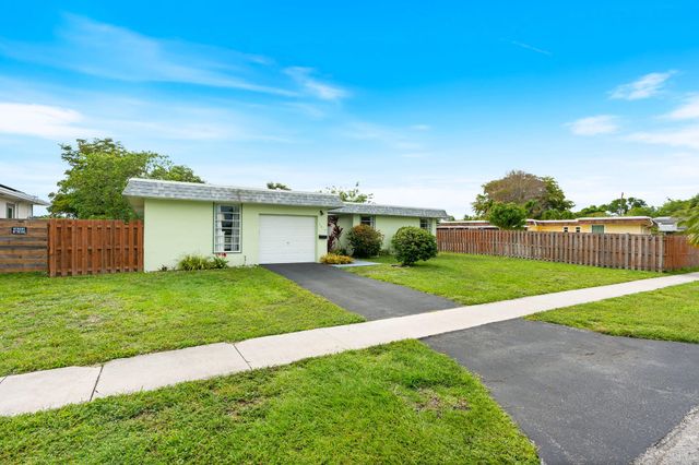 7815 NW 68th Terrace, Tamarac, FL 33321
