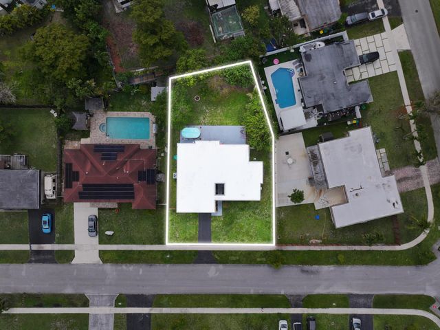 7815 NW 68th Terrace, Tamarac, FL 33321