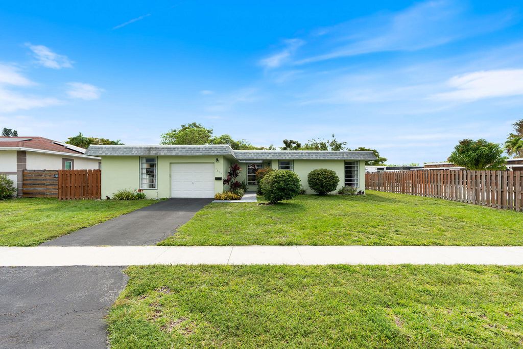 7815 NW 68th Terrace, Tamarac, FL 33321