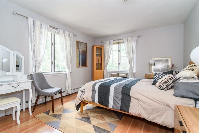 40 Grand Hill Dr, Dover, MA 02030