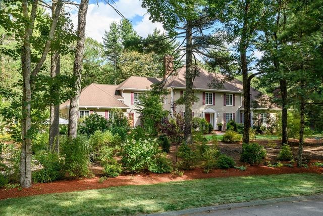 40 Grand Hill Dr, Dover, MA 02030