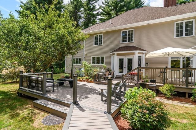 40 Grand Hill Dr, Dover, MA 02030