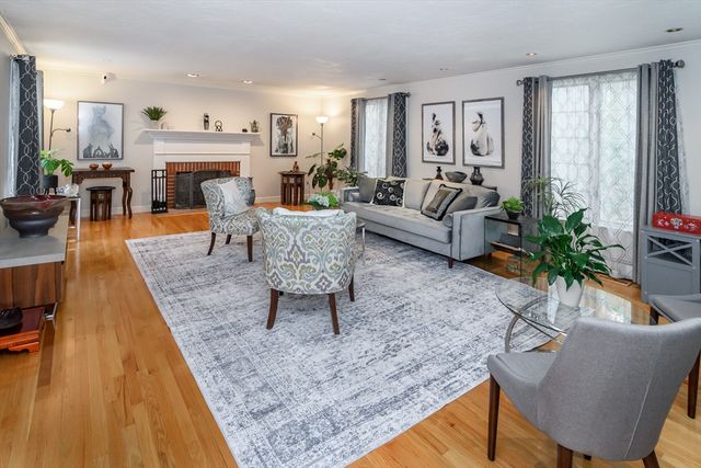 40 Grand Hill Dr, Dover, MA 02030