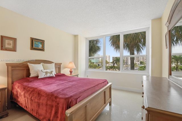 3505 S Ocean Drive 201, Hollywood, FL 33019