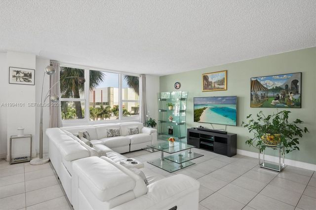 3505 S Ocean Drive 201, Hollywood, FL 33019