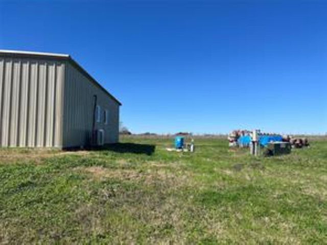 000 Mcelroy Road, New Ulm, TX 78950