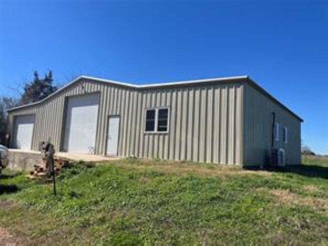 000 Mcelroy Road, New Ulm, TX 78950