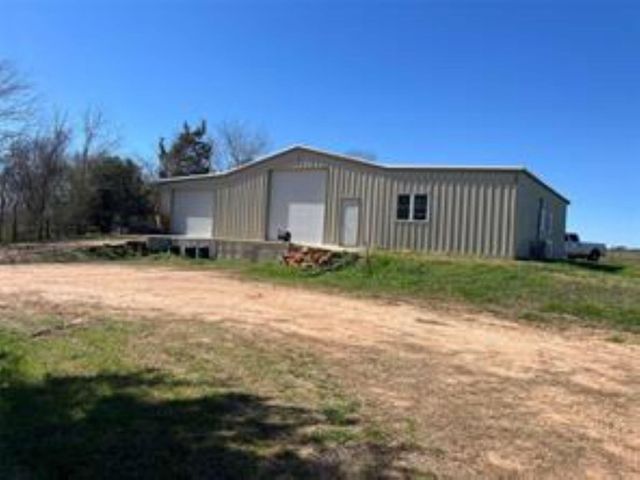 000 Mcelroy Road, New Ulm, TX 78950