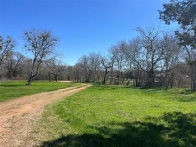 000 Mcelroy Road, New Ulm, TX 78950