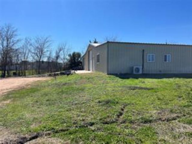 000 Mcelroy Road, New Ulm, TX 78950