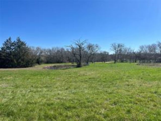 000 Mcelroy Road, New Ulm, TX 78950