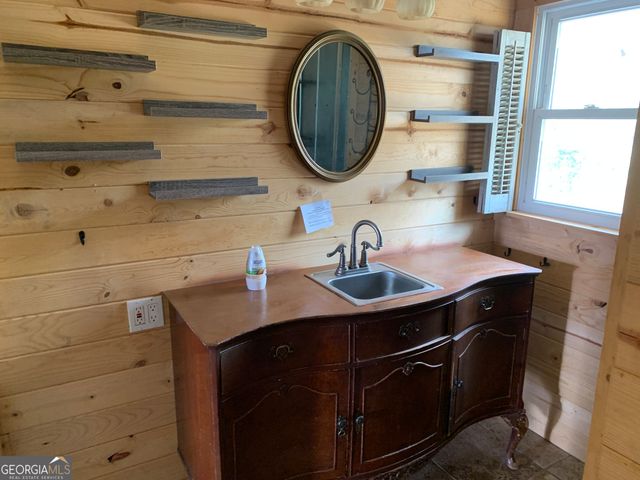 145 Glendale Drive, Hartwell, GA 30643