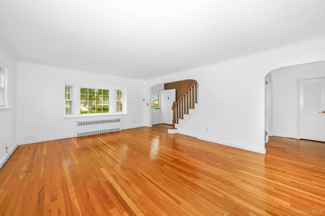 204 Center Street, Williston Park, NY 11596