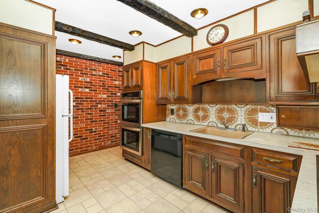 204 Center Street, Williston Park, NY 11596