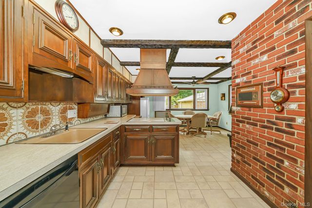 204 Center Street, Williston Park, NY 11596