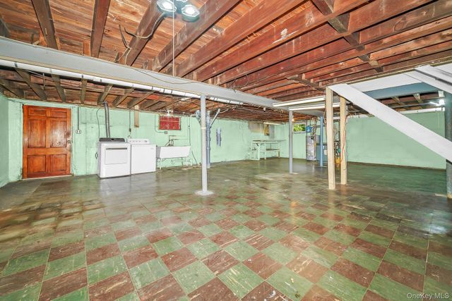 204 Center Street, Williston Park, NY 11596