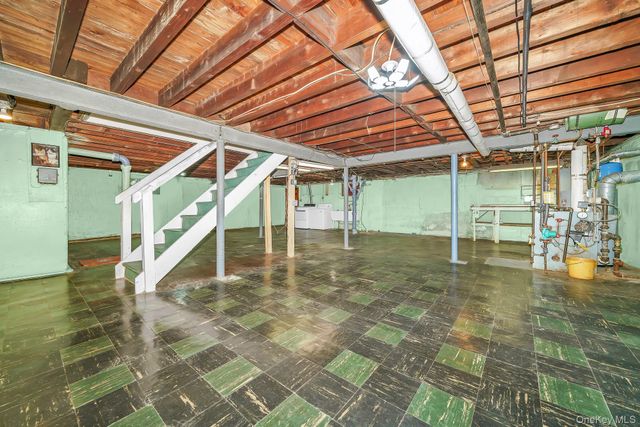 204 Center Street, Williston Park, NY 11596