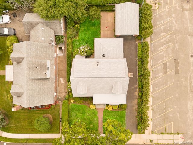 204 Center Street, Williston Park, NY 11596