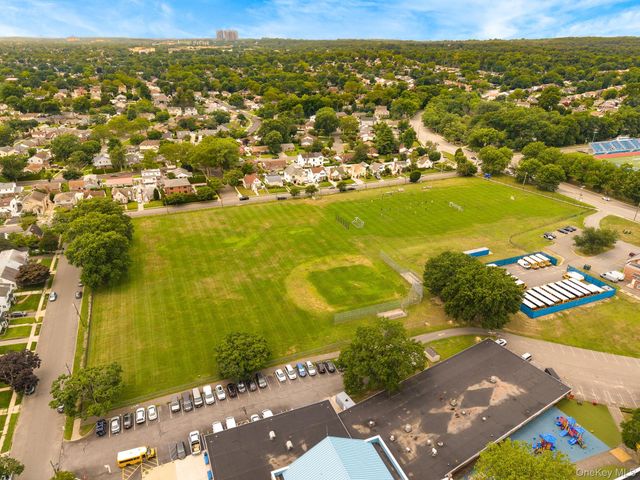 204 Center Street, Williston Park, NY 11596