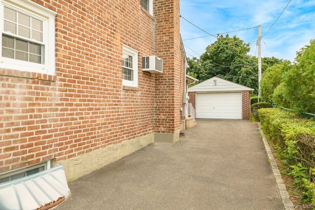 204 Center Street, Williston Park, NY 11596