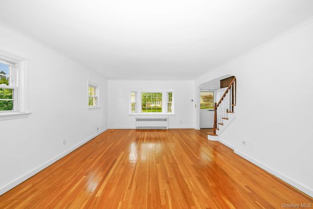 204 Center Street, Williston Park, NY 11596