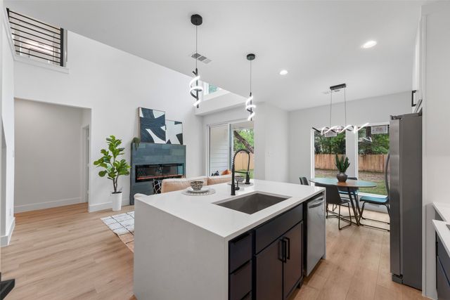 2312 Stoneman Street, Dallas, TX 75215