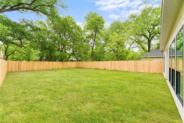 2312 Stoneman Street, Dallas, TX 75215