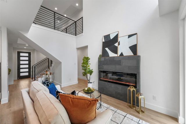 2312 Stoneman Street, Dallas, TX 75215