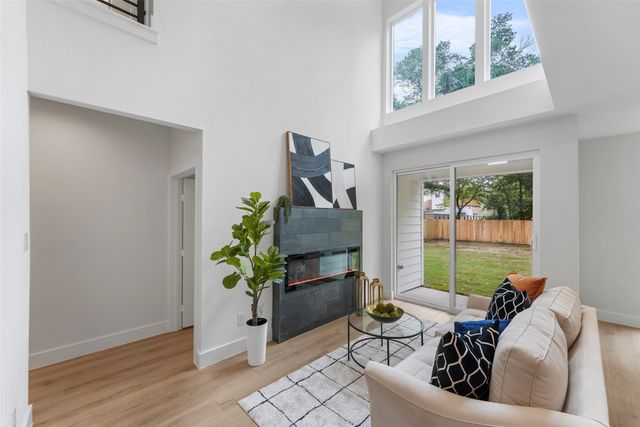 2312 Stoneman Street, Dallas, TX 75215