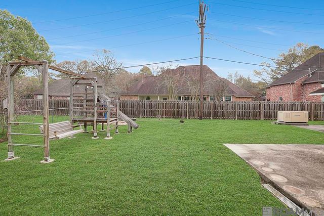 1526 June Dr, Denham Springs, LA 70726