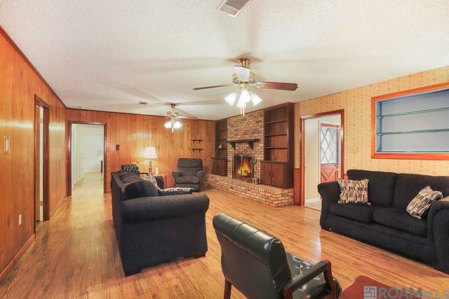 1526 June Dr, Denham Springs, LA 70726