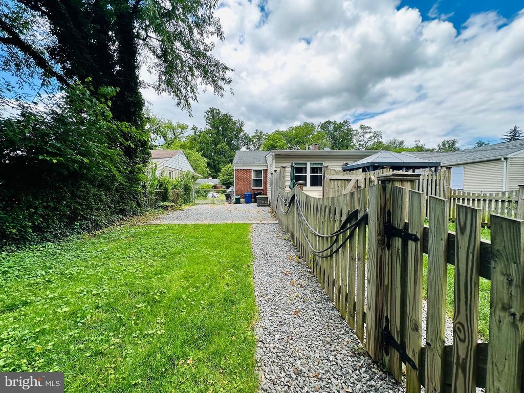 Image 33 of property listing at 607 GLENROCK RD, Pikesville, MD 21208